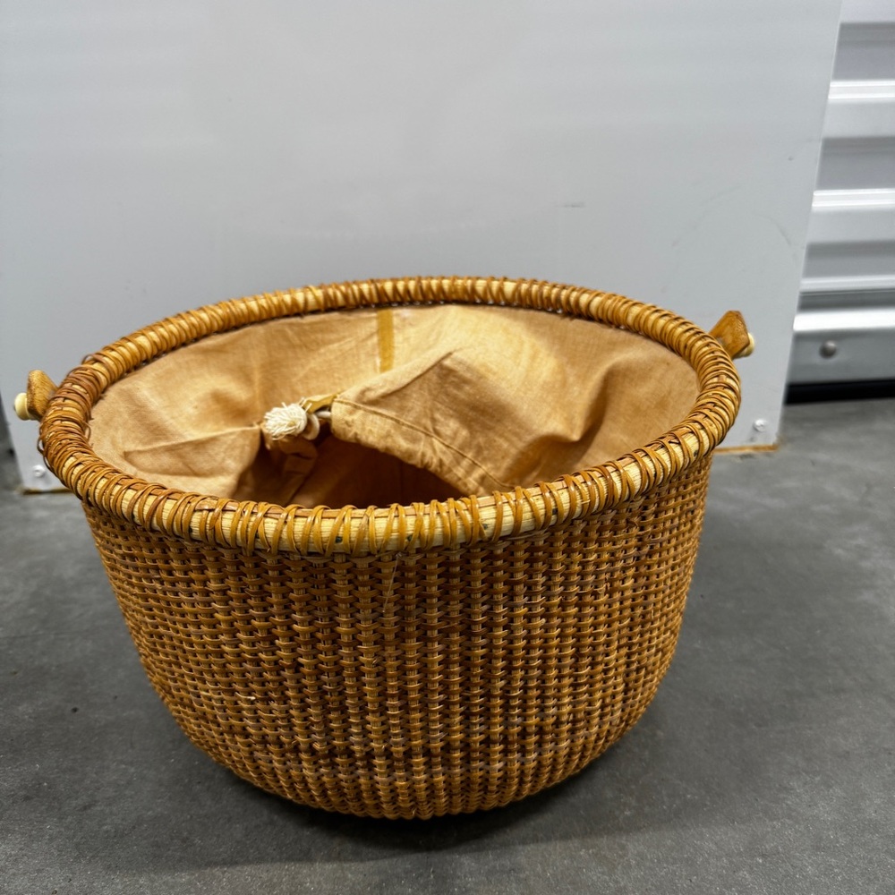 Nantucket style large basket
